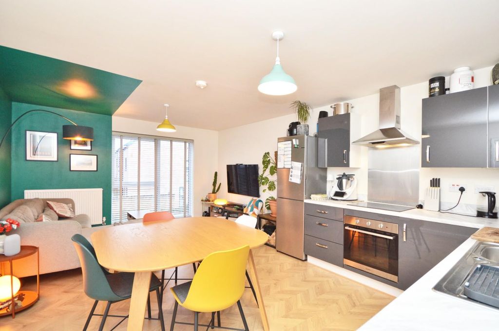 Property photo 3 of 9