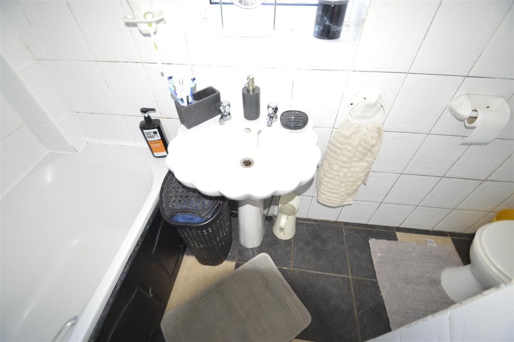 Additional image 9 of 3 bed semi-detached house for saleStudley Road, Dagenham RM9