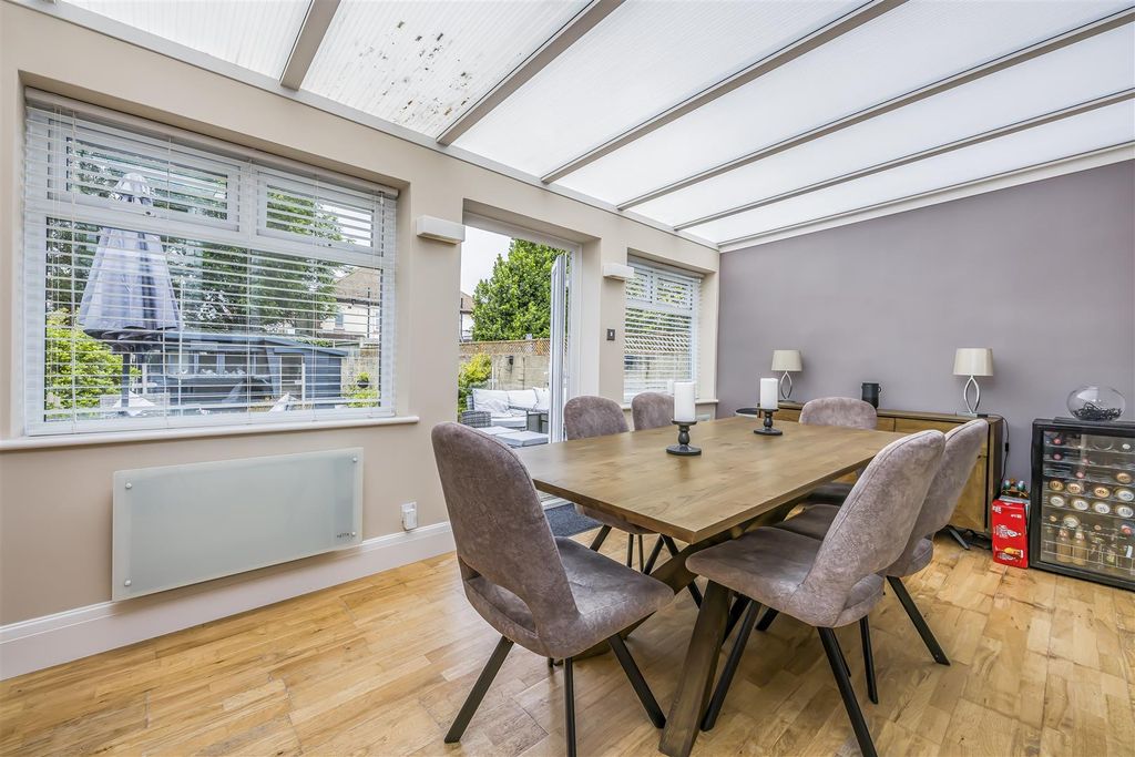 Property photo 3 of 24 21 Langdale Avenue, Portsmouth-Porticomarketing-O'