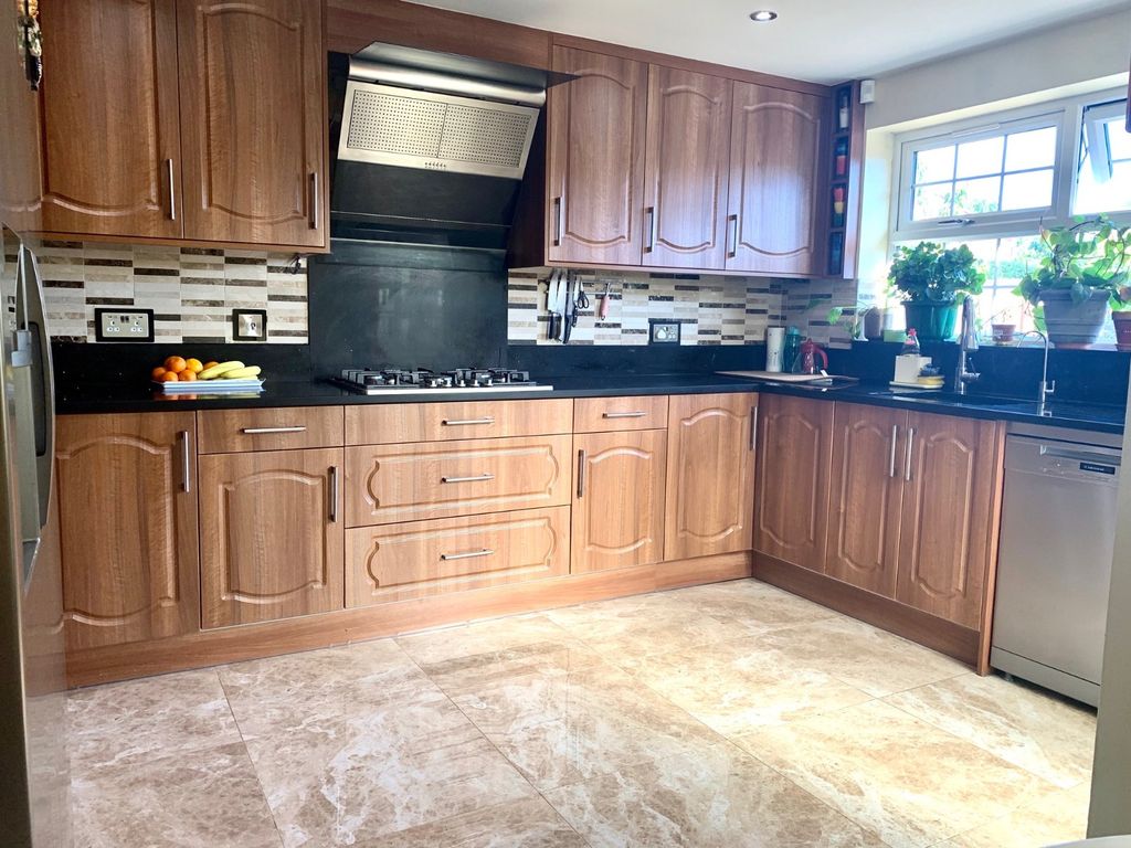 Property photo 3 of 13 Kitchen
