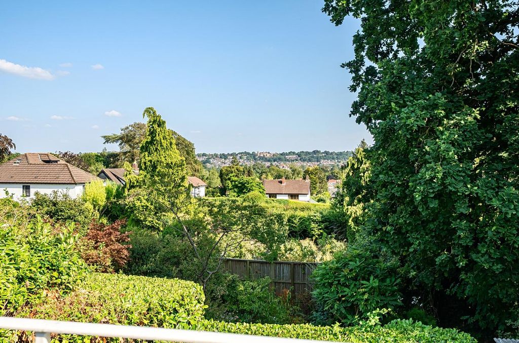 Property photo 3 of 21 1493704-12-6A57B864cc144.Jpg