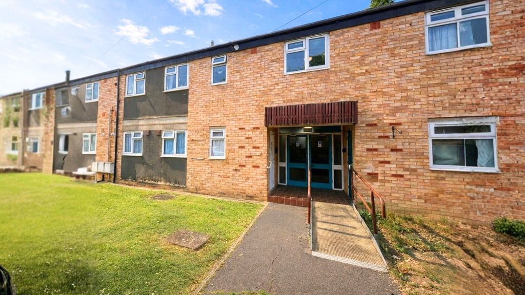 Property photo 1 of 9 4860303