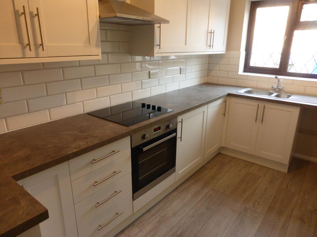 Property photo 2 of 13 Kitchen