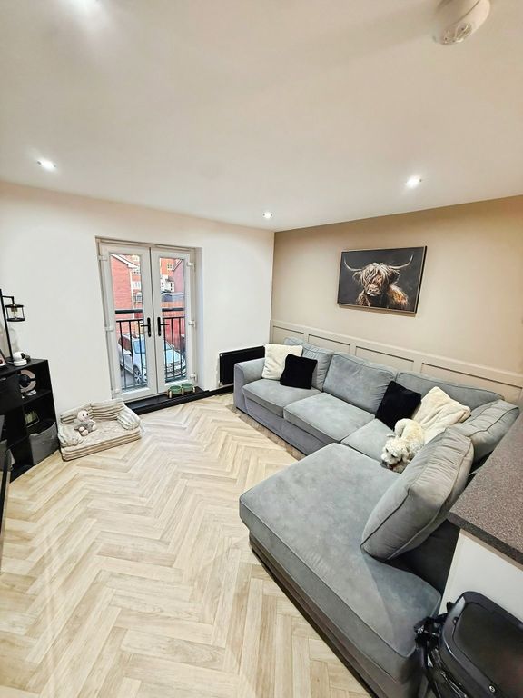 Property photo 2 of 11