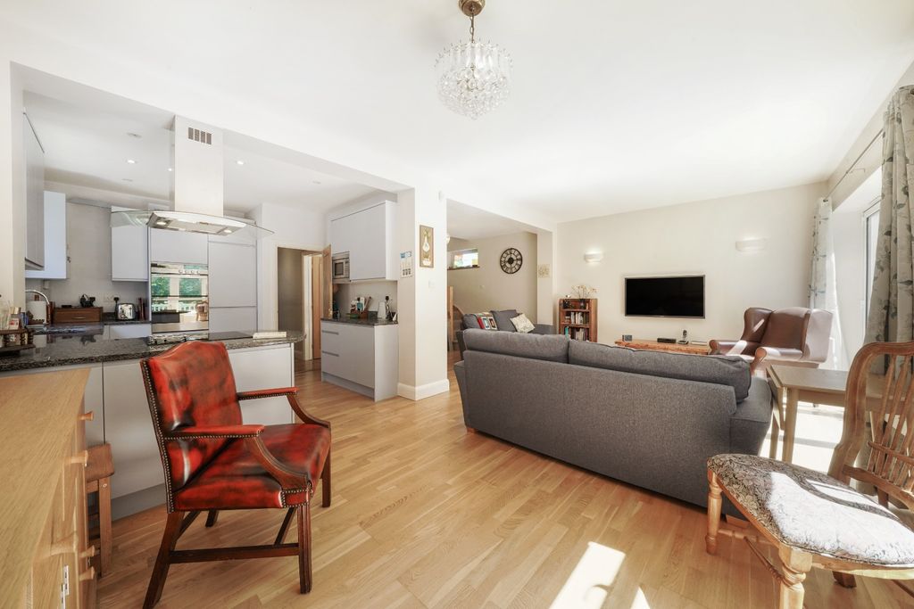 Property photo 3 of 20 5233733