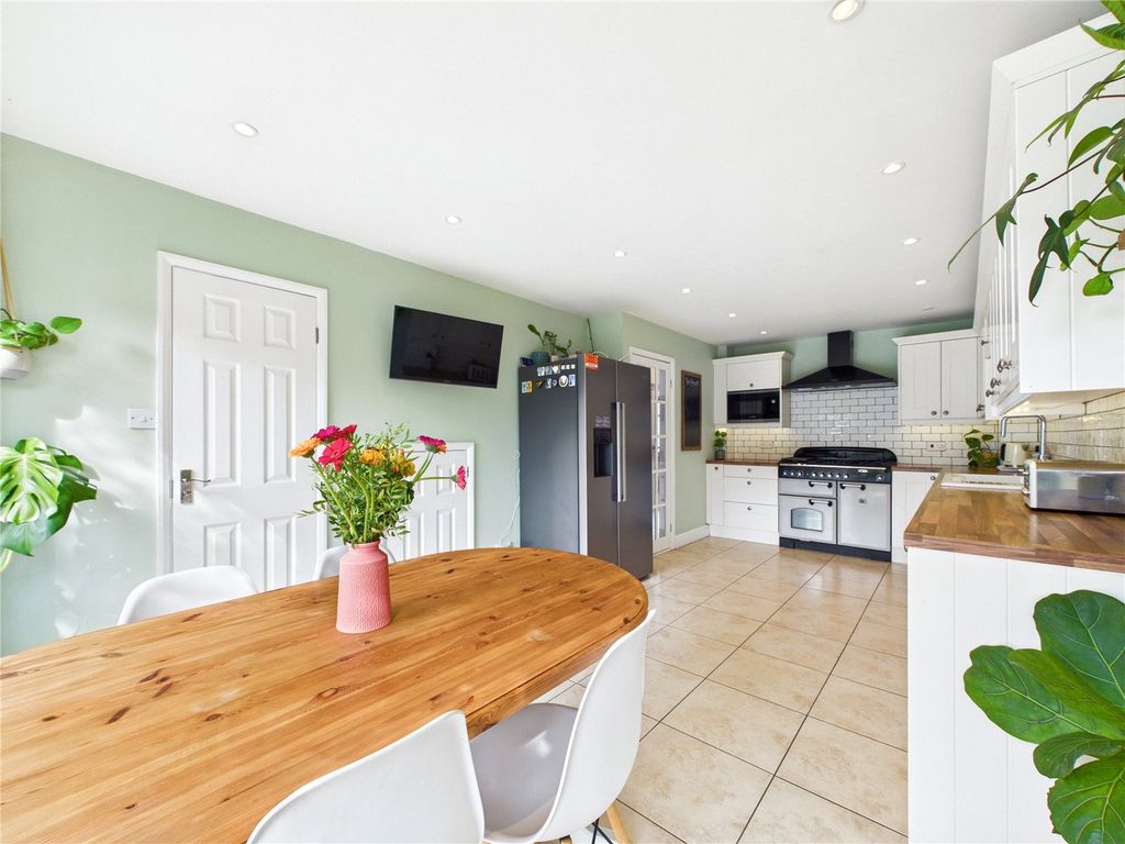 Property photo 3 of 36 Picture No. 12