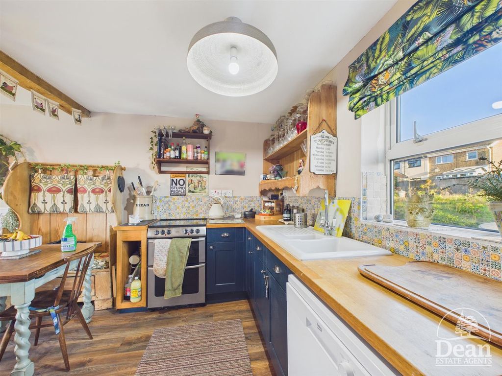 Property photo 2 of 22