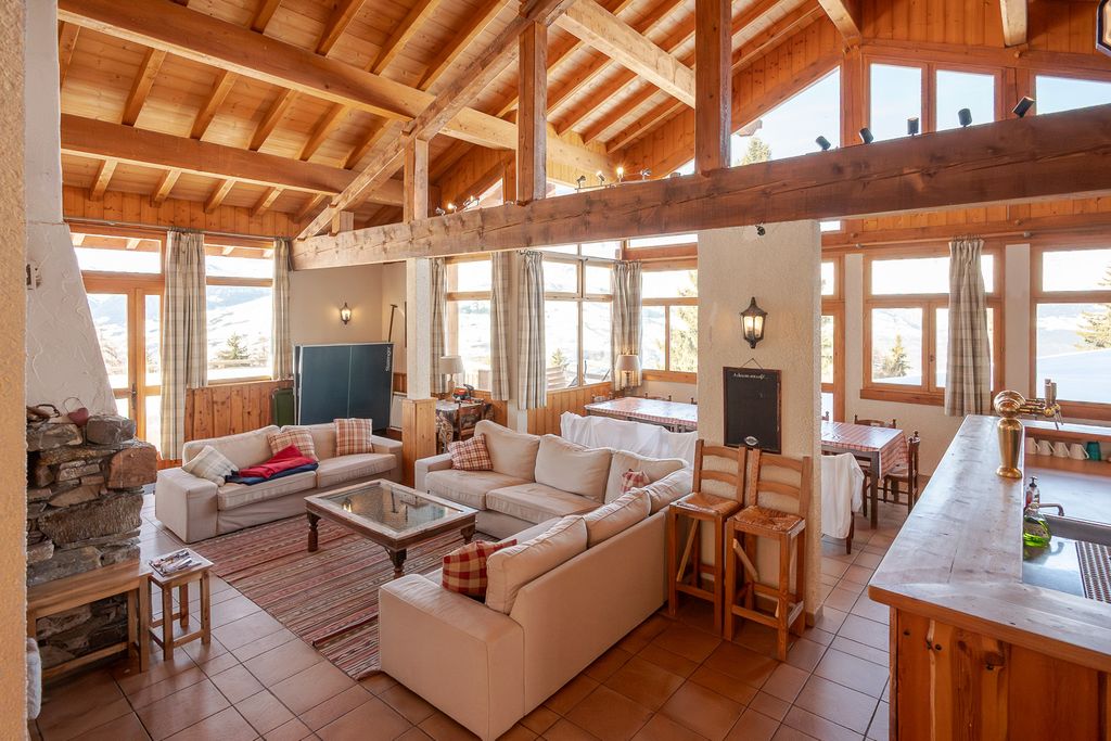 Property photo 3 of 6