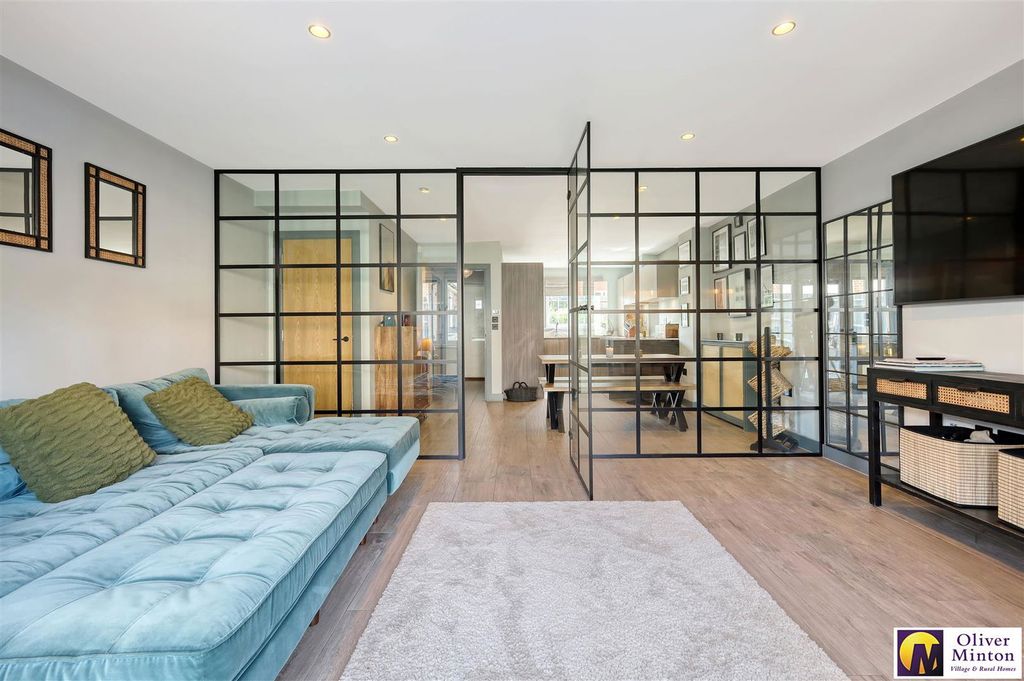 Property photo 1 of 33