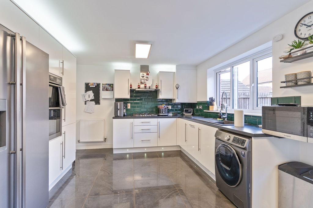 Property photo 2 of 22