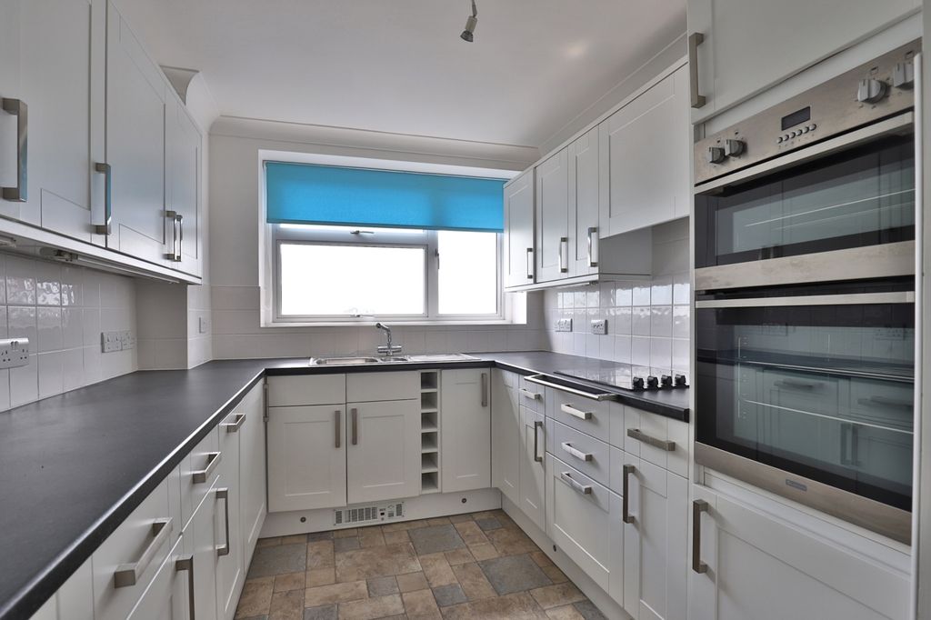 Property photo 3 of 17 Photo