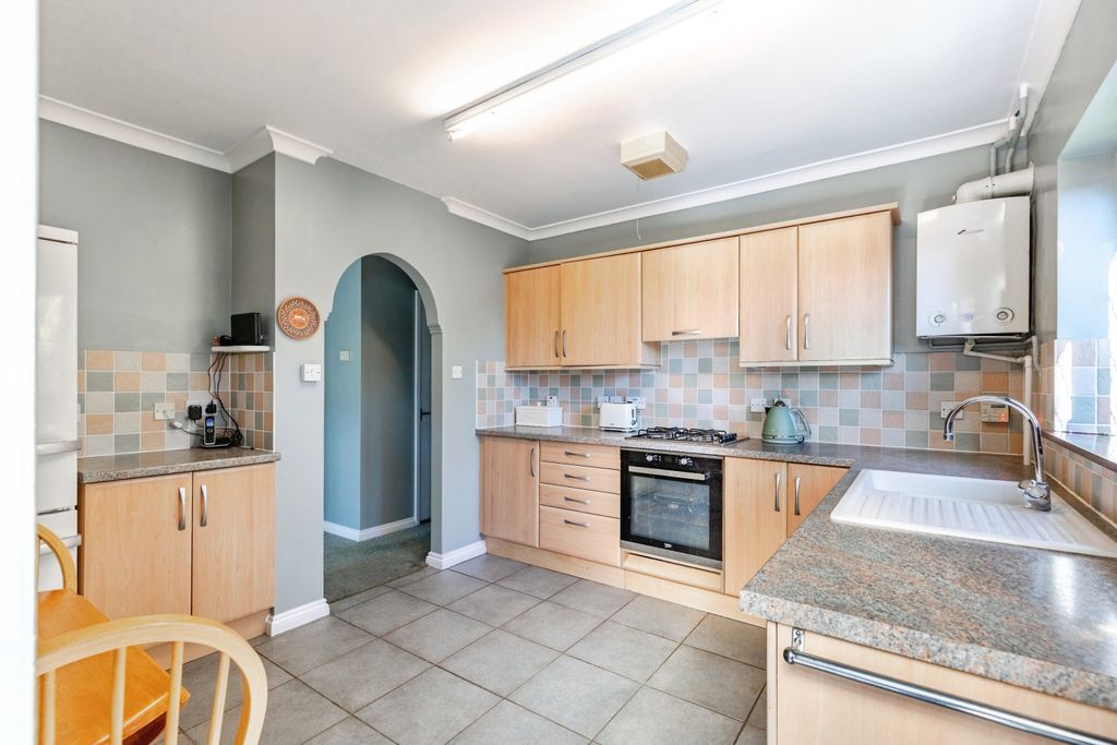 Property photo 2 of 19