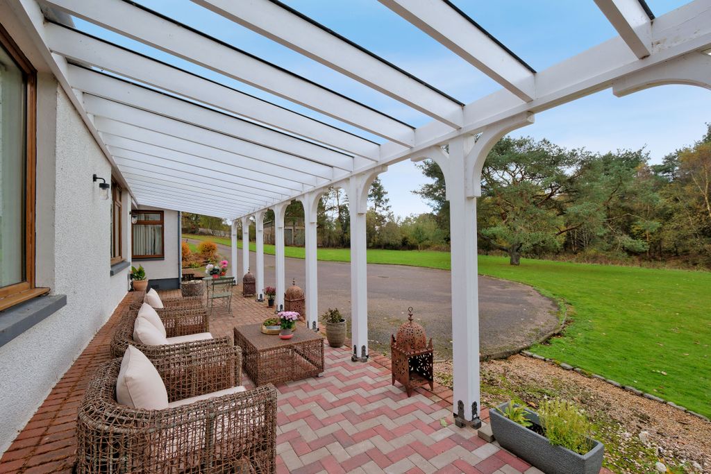 Property photo 3 of 43