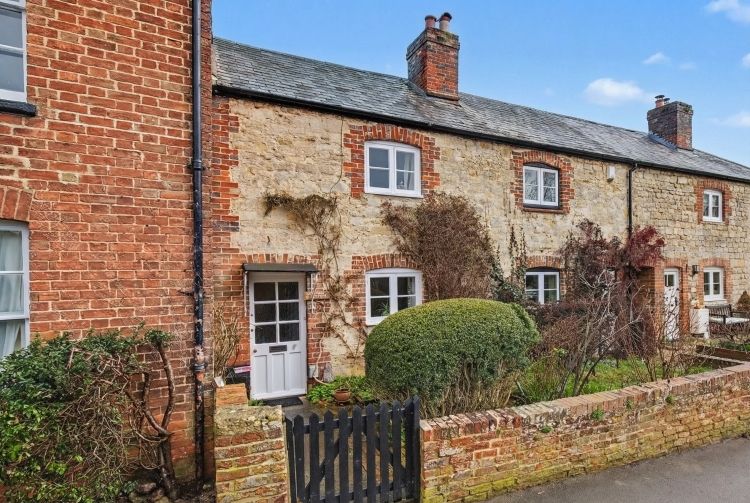 Property photo 2 of 9 322208