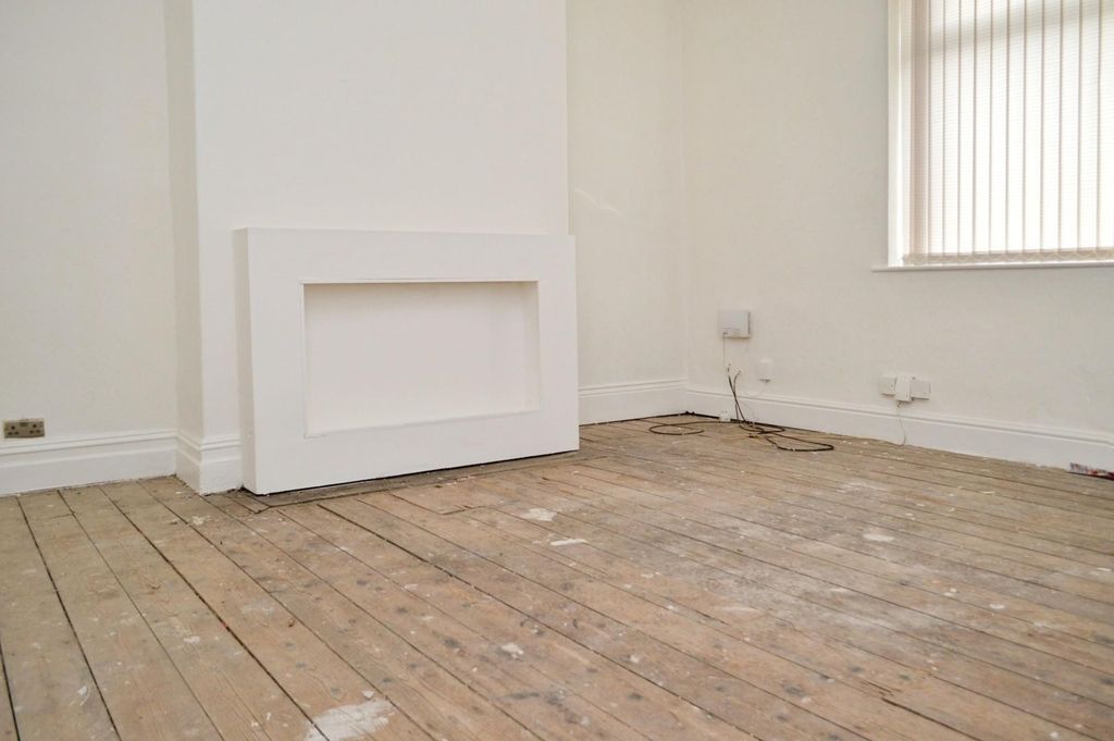 Property photo 2 of 7 Lounge