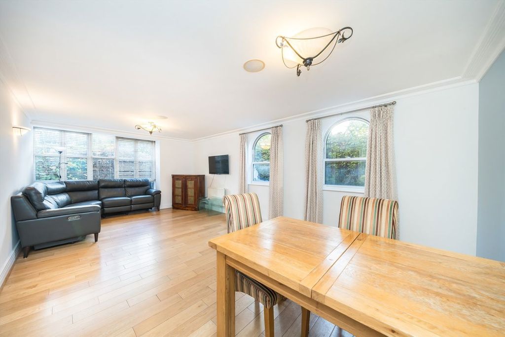 Property photo 1 of 5