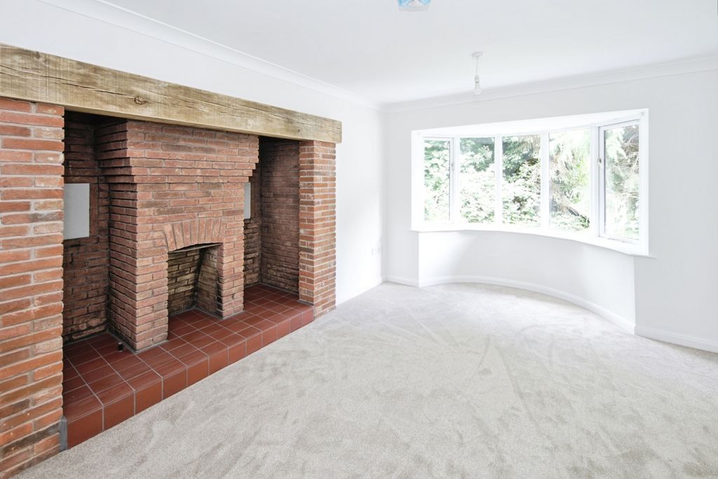 Property photo 2 of 32 Pbox-Img.Jpg
