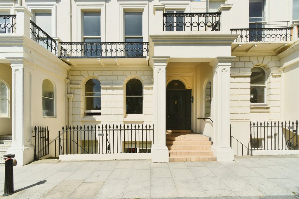 Property photo 1 of 15 Image