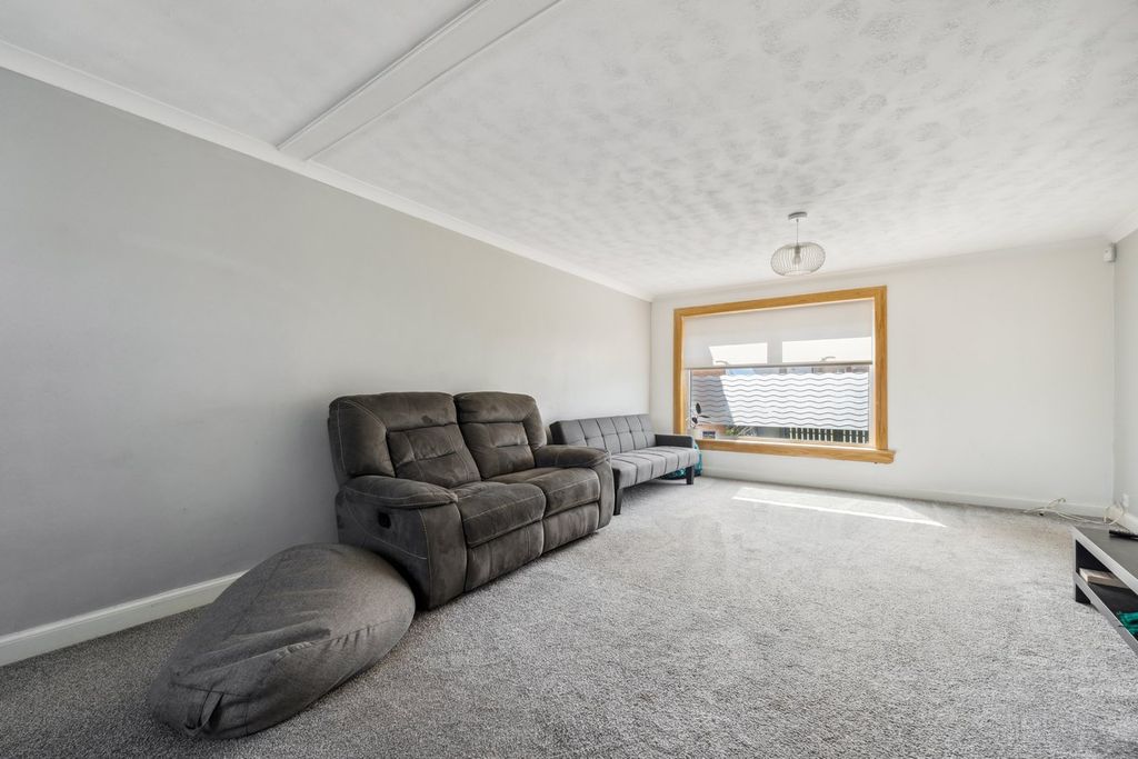 Property photo 3 of 25