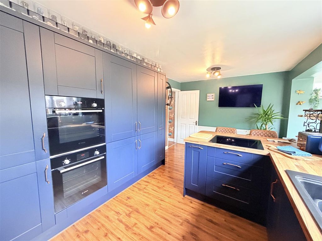 Property photo 3 of 35