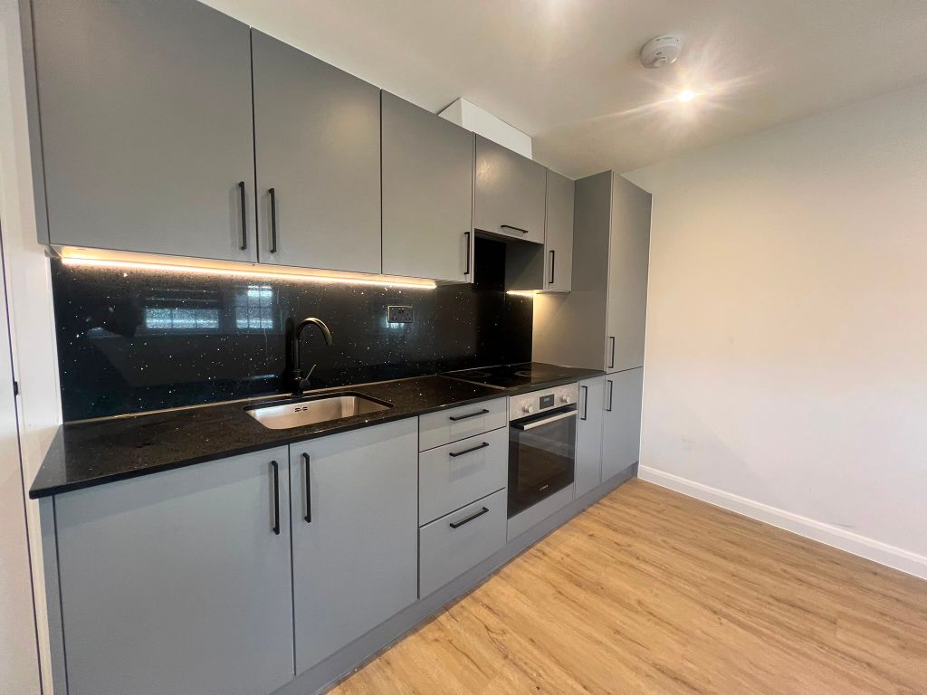 Property photo 1 of 6 Kitchen