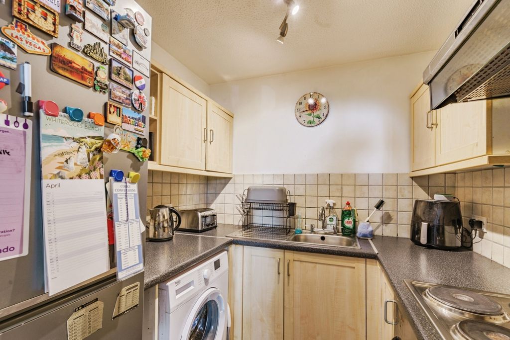 Property photo 3 of 10 Pbox-Img.Jpg