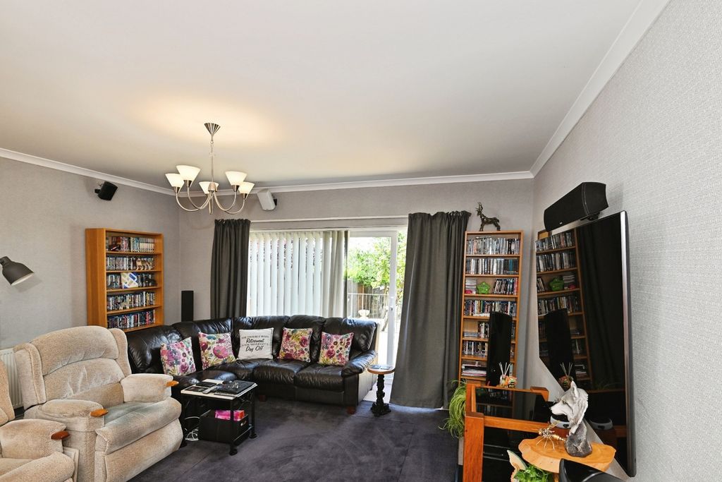 Property photo 2 of 18 Photo
