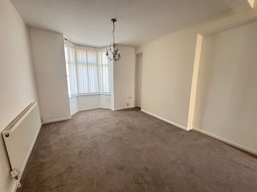 Property photo 3 of 16 Image