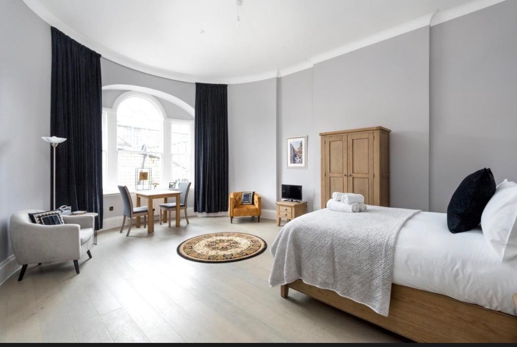 Property photo 2 of 10 Photo 2