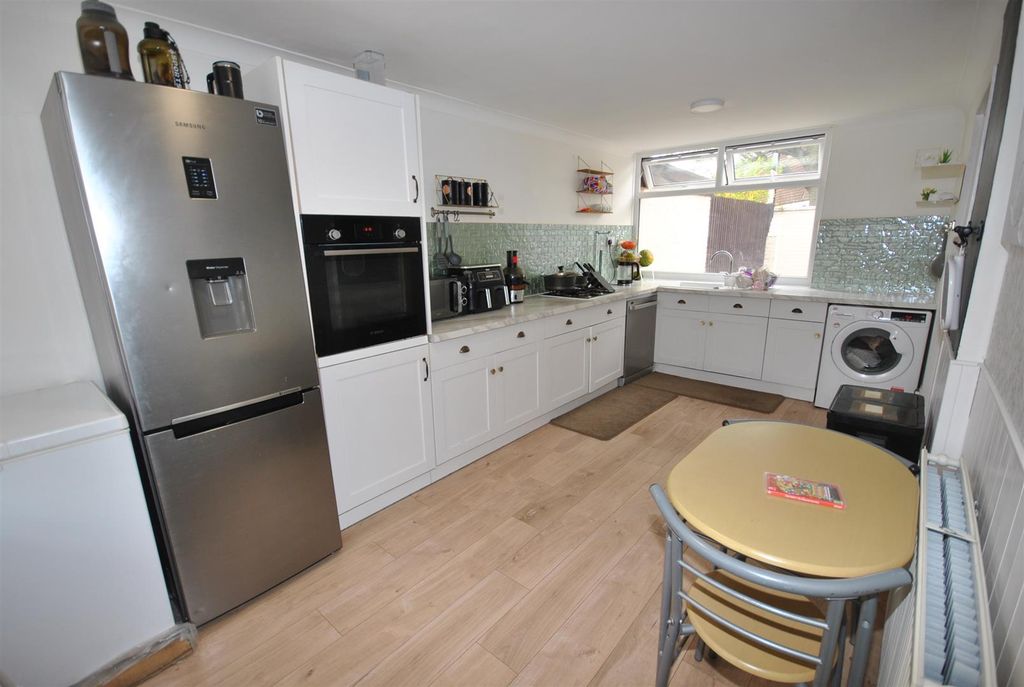 Property photo 2 of 11 Kitchen/Diner