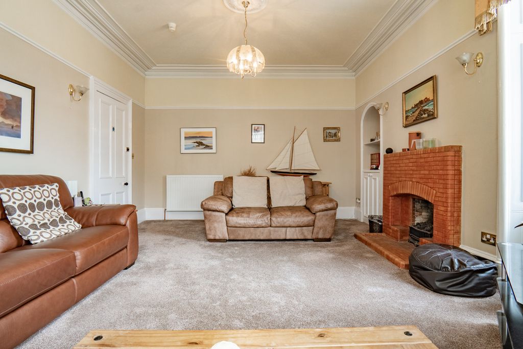 Property photo 3 of 50