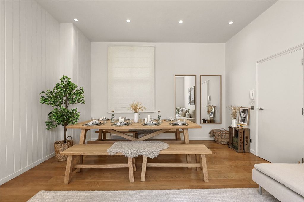 Property photo 3 of 17 Dining