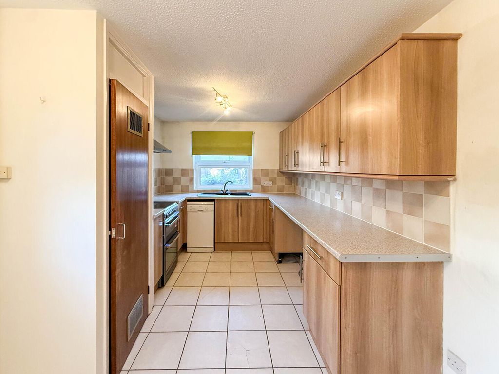 Property photo 2 of 9 Kitchen