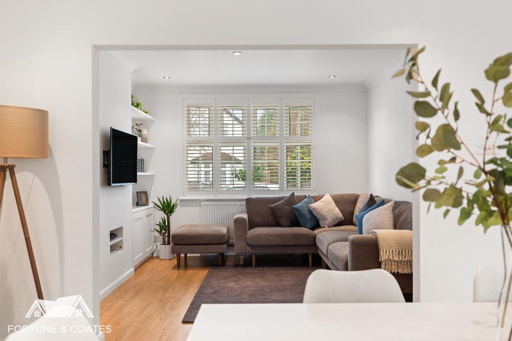 Property photo 3 of 21 Stjohnsavenue_3.Jpg