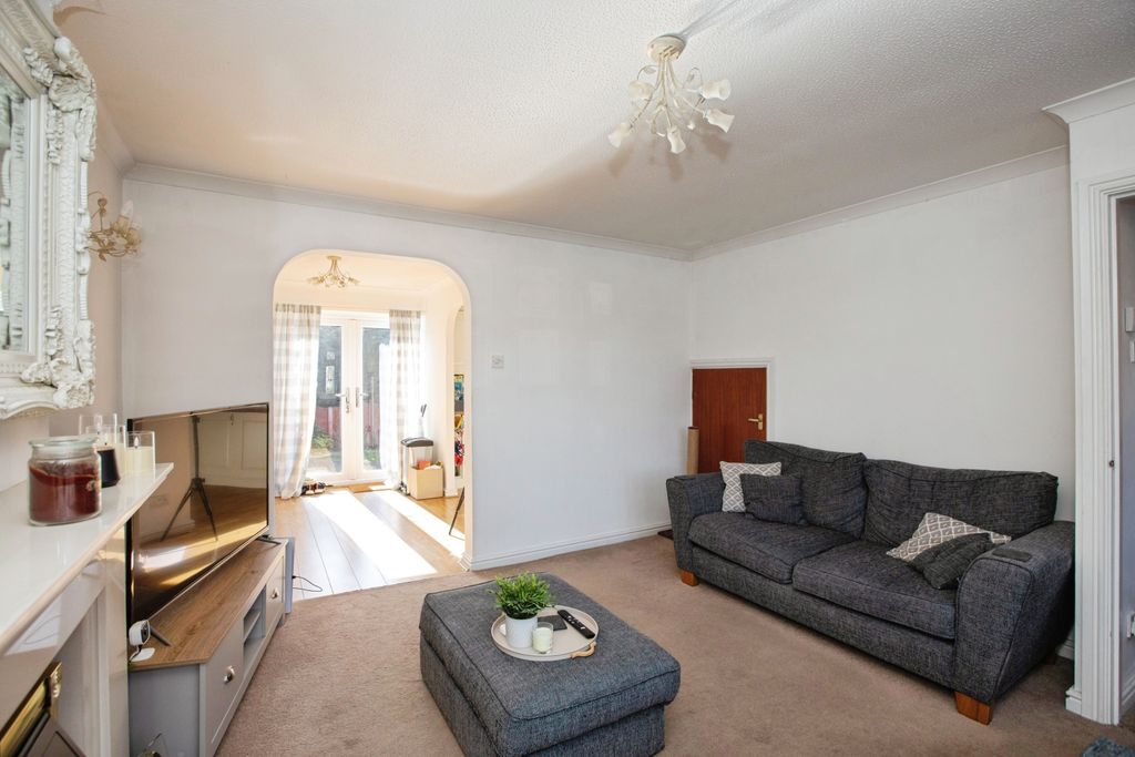 Property photo 3 of 15