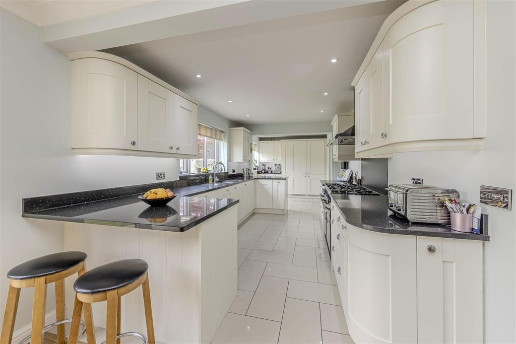 Property photo 2 of 45 Dining Kitchen