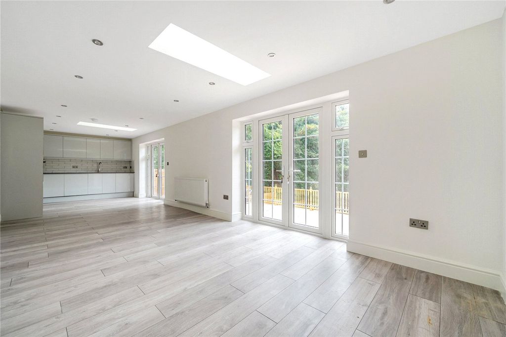 Property photo 1 of 15 Picture No. 10