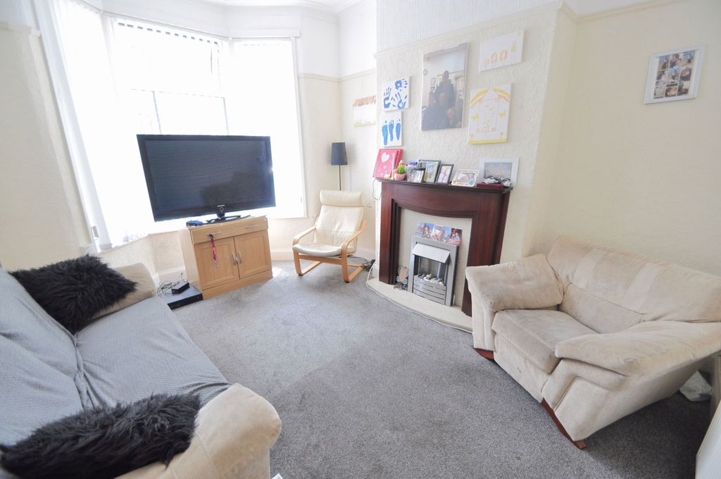 Property photo 2 of 18