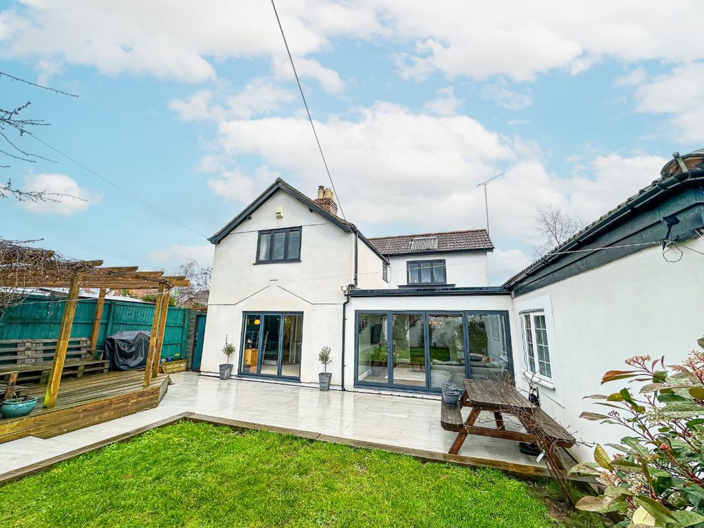 Property photo 2 of 22 4803668