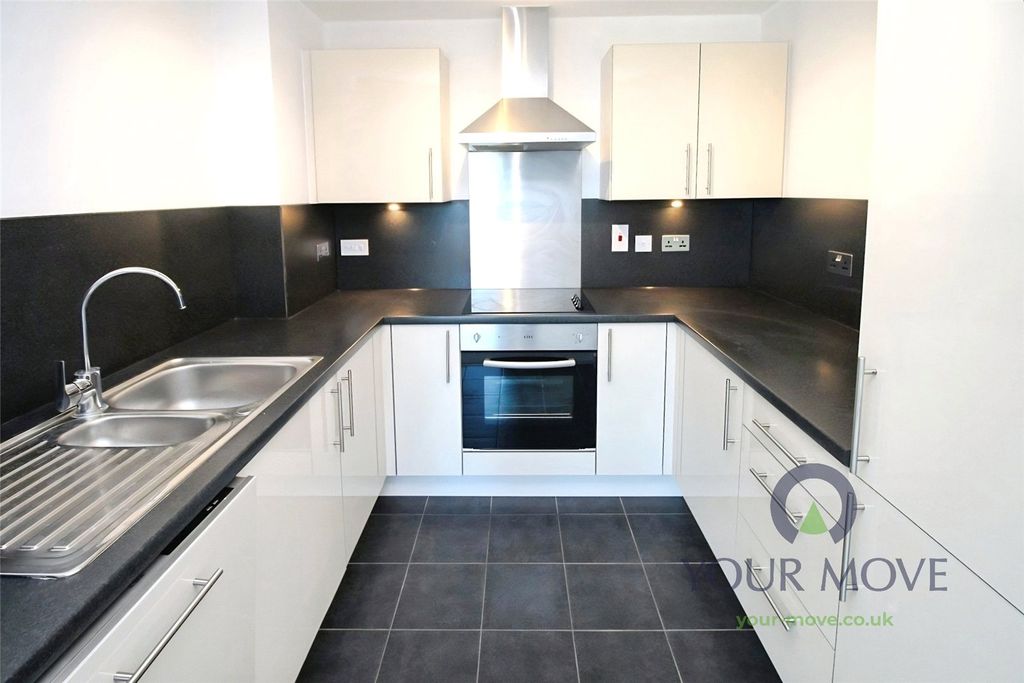 Property photo 2 of 10 Kitchen