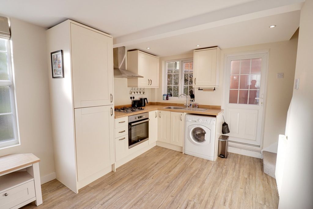 Property photo 3 of 12