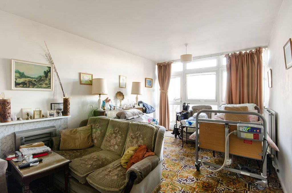 Property photo 1 of 5