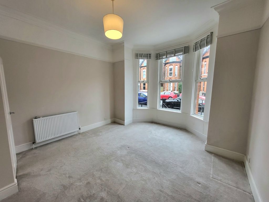 Property photo 2 of 13 Picture No. 15