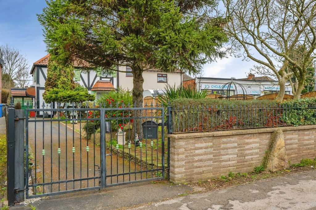 Property photo 1 of 21