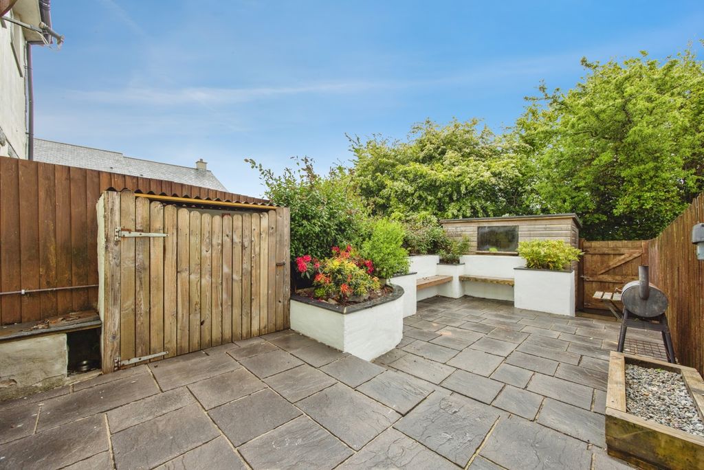 Property photo 3 of 16 Pbox-Img.Jpg