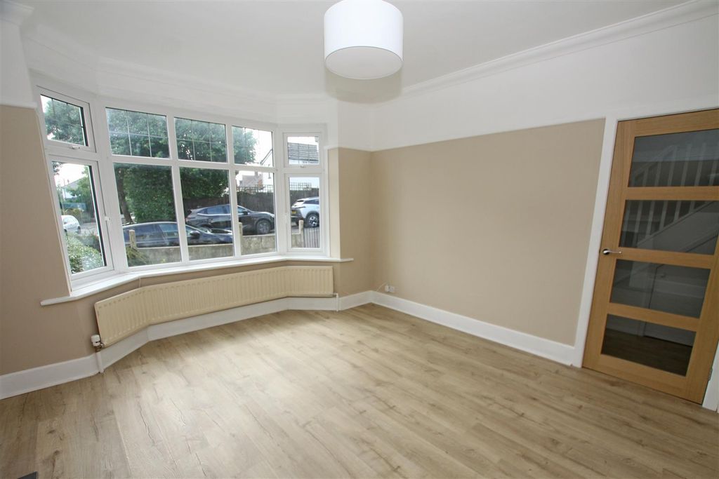 Property photo 3 of 19 Living Room B.Jpg