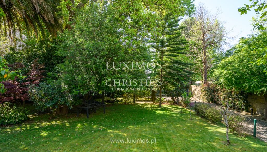 Property photo 2 of 42