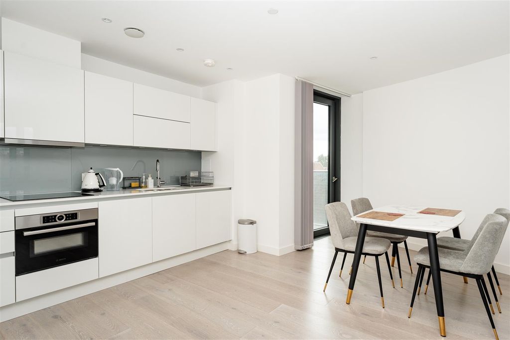 Property photo 3 of 10 City North-9.Jpg