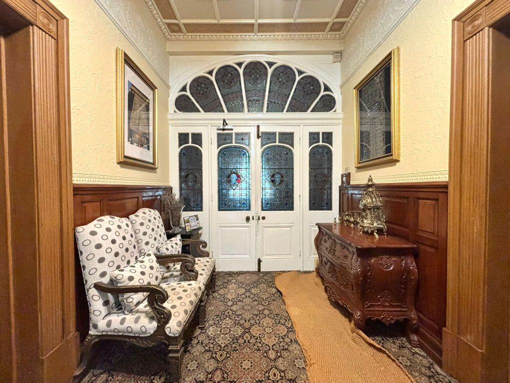 Property photo 2 of 65 Entrance Hall