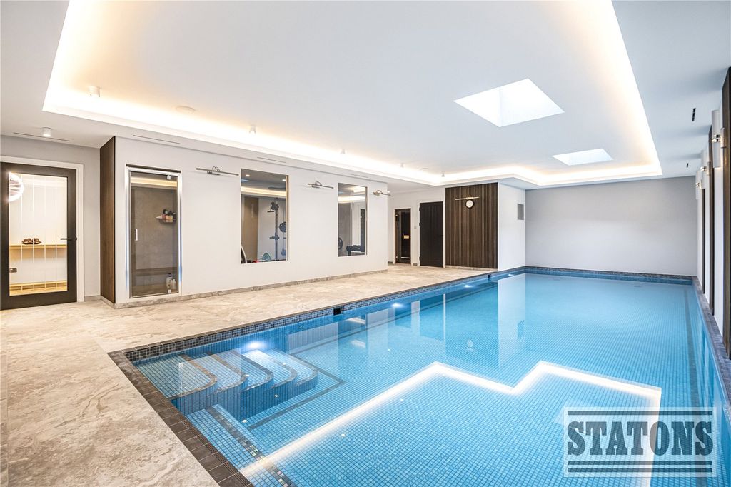 Property photo 2 of 33 Picture No. 56